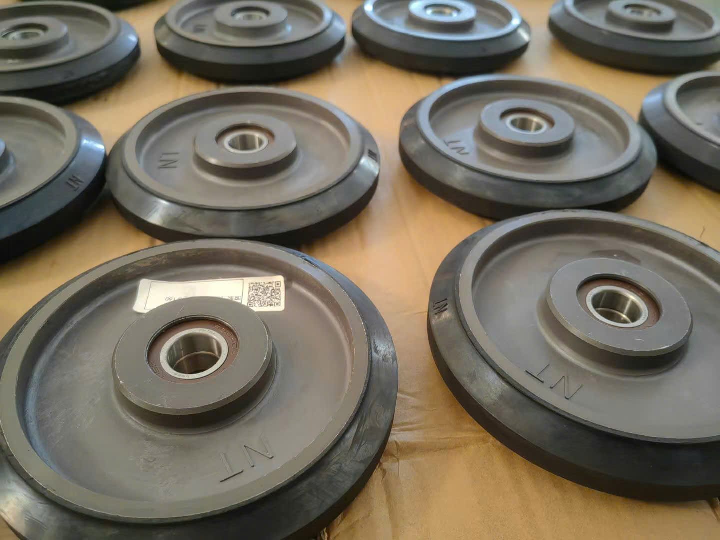 Shoe dẫn hướng cabin thang máy Hitachi